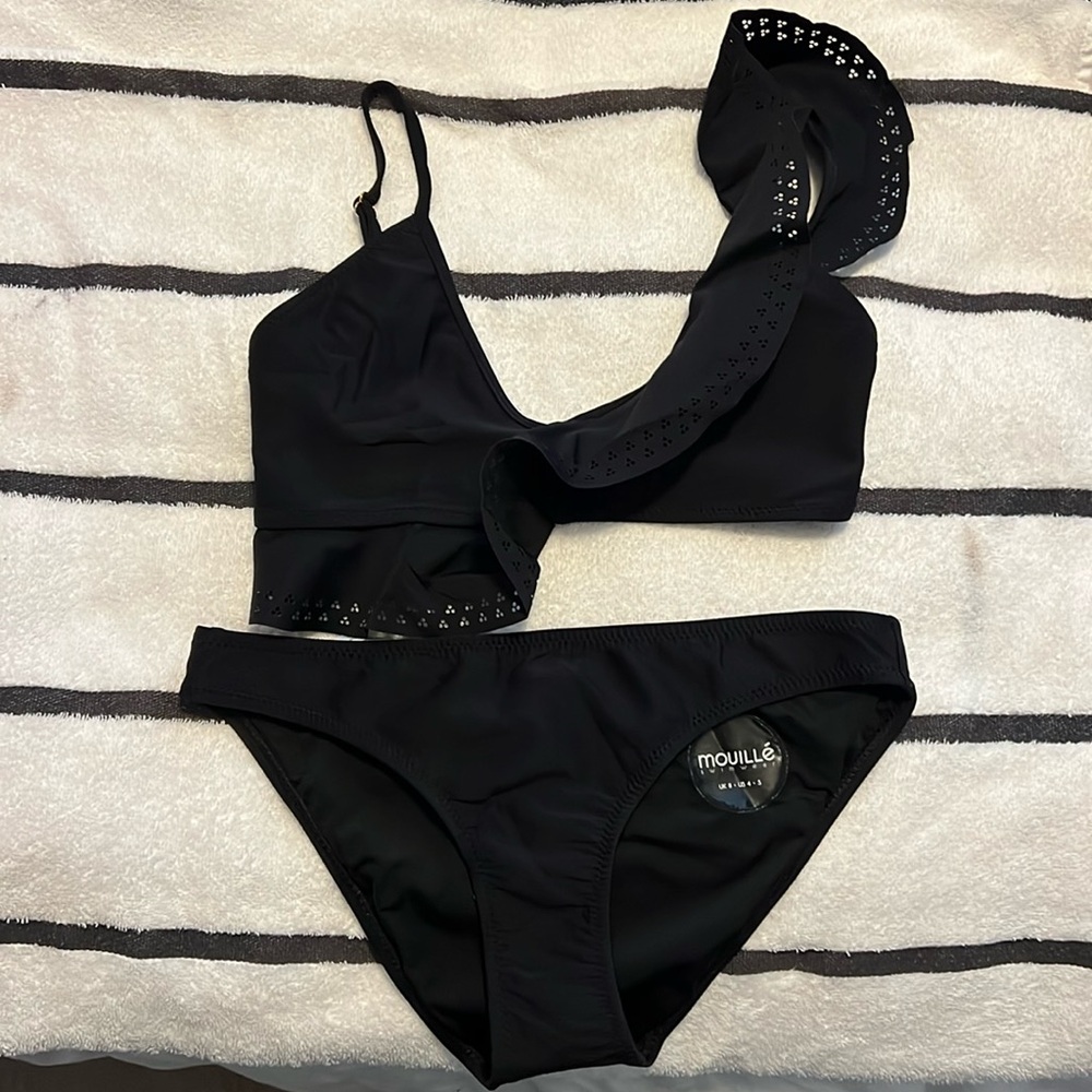 $215 MOUILLÉ SWIMWEAR Two-Piece Ruffle-Trimmed Bikini SetSz 4 BLACK